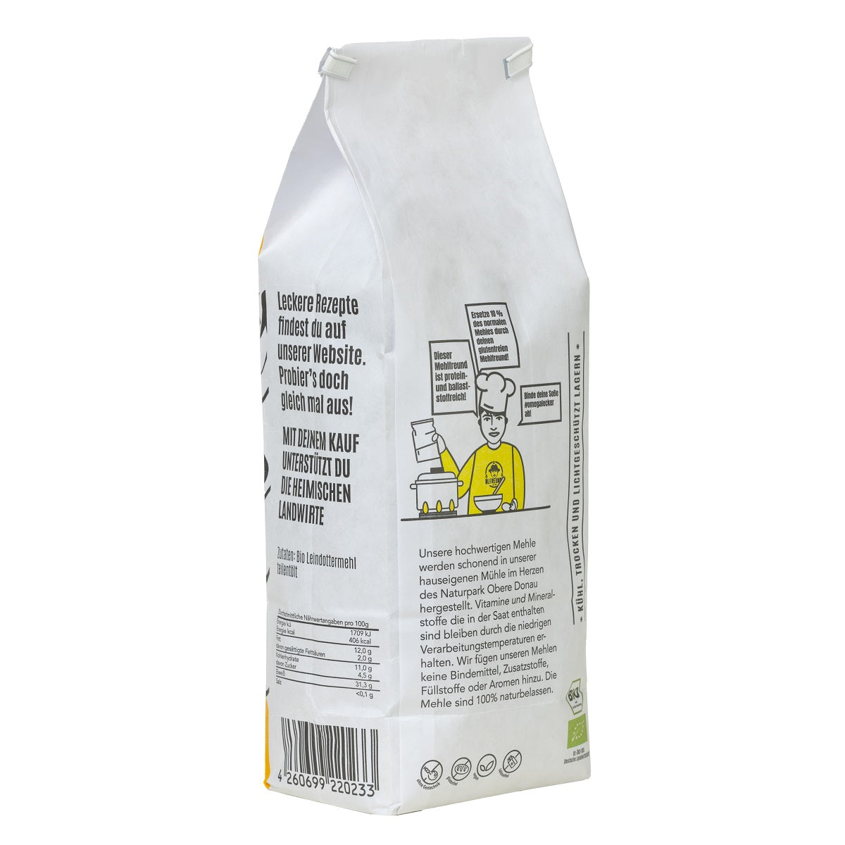 Eine Tüte Bio-Hanfmehl von hinten mit Infotexten und Nährwerttabelle des Produktes, der Marke Die Ölfreunde.