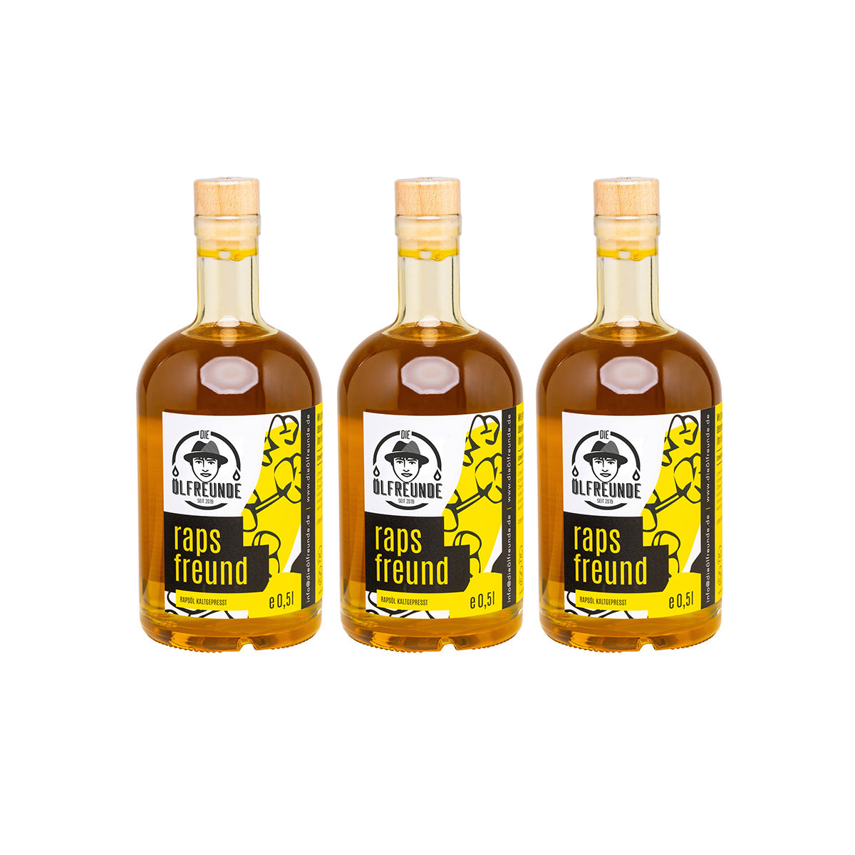 Drei Flaschen mit je 500ml kaltgepresstes Rapsöl der Marke Die Ölfreunde.