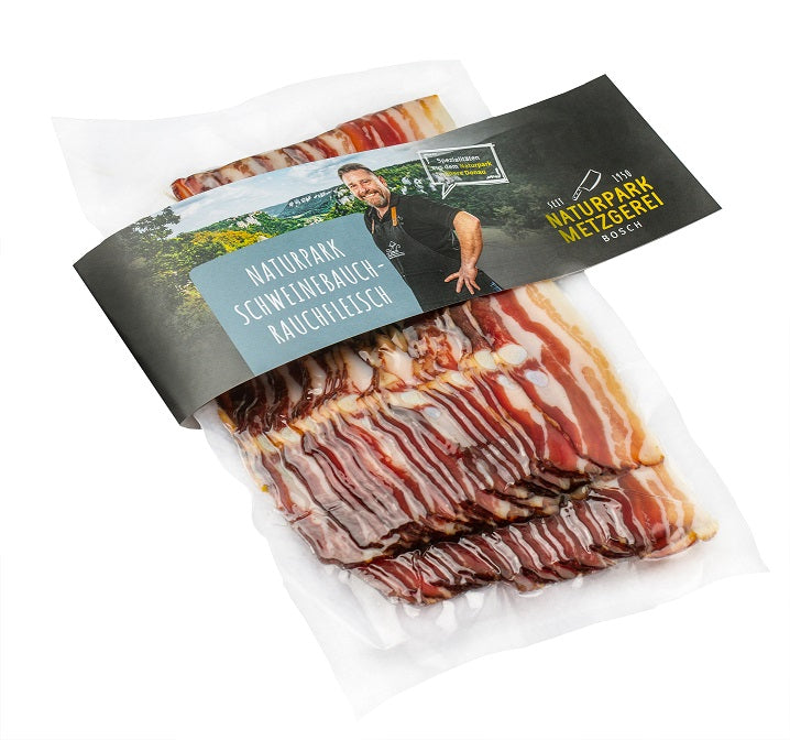 Eine Packung Schweinebauch Rauchfleisch der Marke Naturpark Metzgerei Bosch.