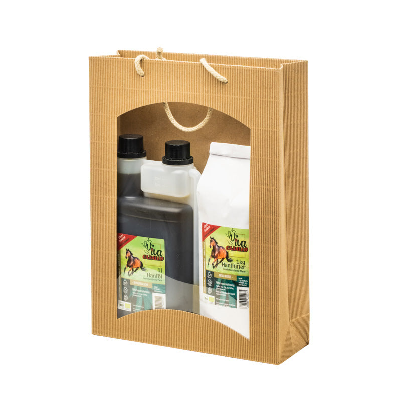 Eine Flasche mit 1000l Bio-Hanföl und eine Tüte mit 1000g Bio-Hanffutter der Marke Die Ölfreunde, in einer Papiertüte.