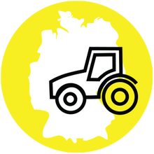 Ein gelbes Icon mit einer weißen Deutschlandkarte und einem schwarzen Traktor.