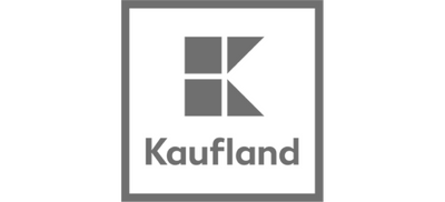 Kaufland-Logo in grau – graues Quadrat mit einem ‚K‘ aus geometrischen Formen, darunter der Schriftzug ‚Kaufland‘.
