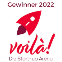 In der Mitte ist eine illustrierte Rakete abgebildet, mit der Überschrift 'Gewinner 2022'. Unter der Rakete steht in roter Schrift ' Voila! Die Start-up Arena.